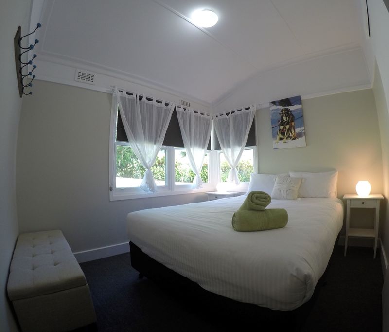 Bedroom 3 - Queen bed  garden view